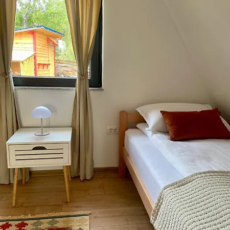 Altura A-frame, Nyaraló *